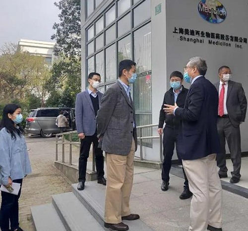 上海市委常委、副市长吴清一行调研上海人生就是博生物医药股份有限公司张江园区